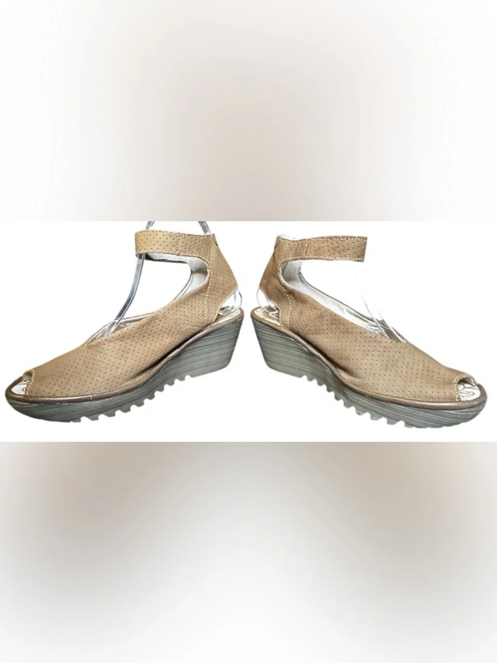 Like New Fly London size 39 (8.5) Yala Leather Peep Toe Wedge Sandals